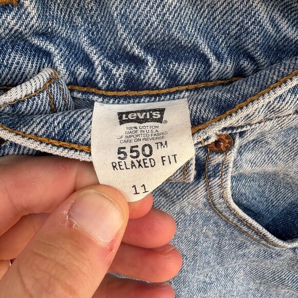 Vintage Levis 550 Shorts Womens 11 Blue Denim Light Wash Relaxed Distressed 90s - Picture 2 of 10